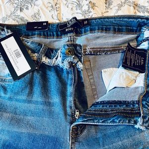 NWT Distressed Bootcut Jeans- CUTE!!